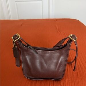 Vintage Coach Janice’s Legacy 9950 Brown Leather Shoulder Bag w brass hardware.